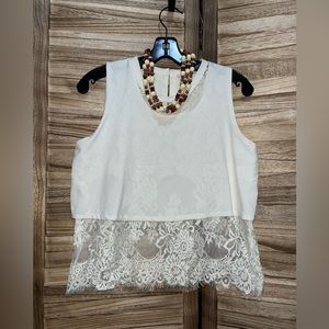 3/$25 bundle sale 
Juniors crop top